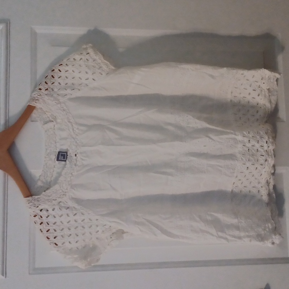 JCP womens white blouse lace on sleeves and bottom size L 100% cotton